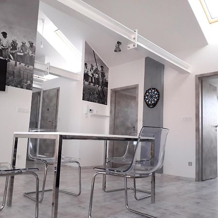 8X8 Tetoter Apartman Szegedin Exterior foto